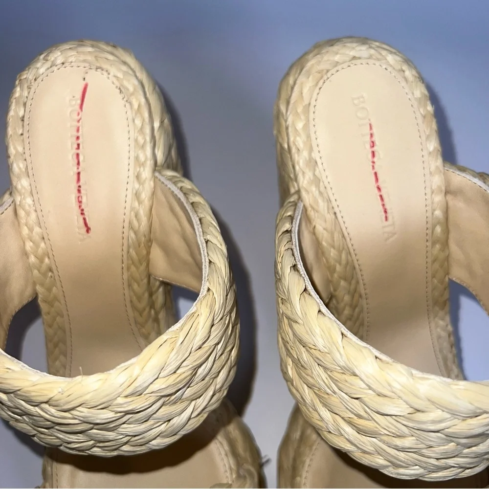 BOTTEGA VENETA Canalazzo Raffia Heeled Sandals Size 42(12) MSRP: $1,550
